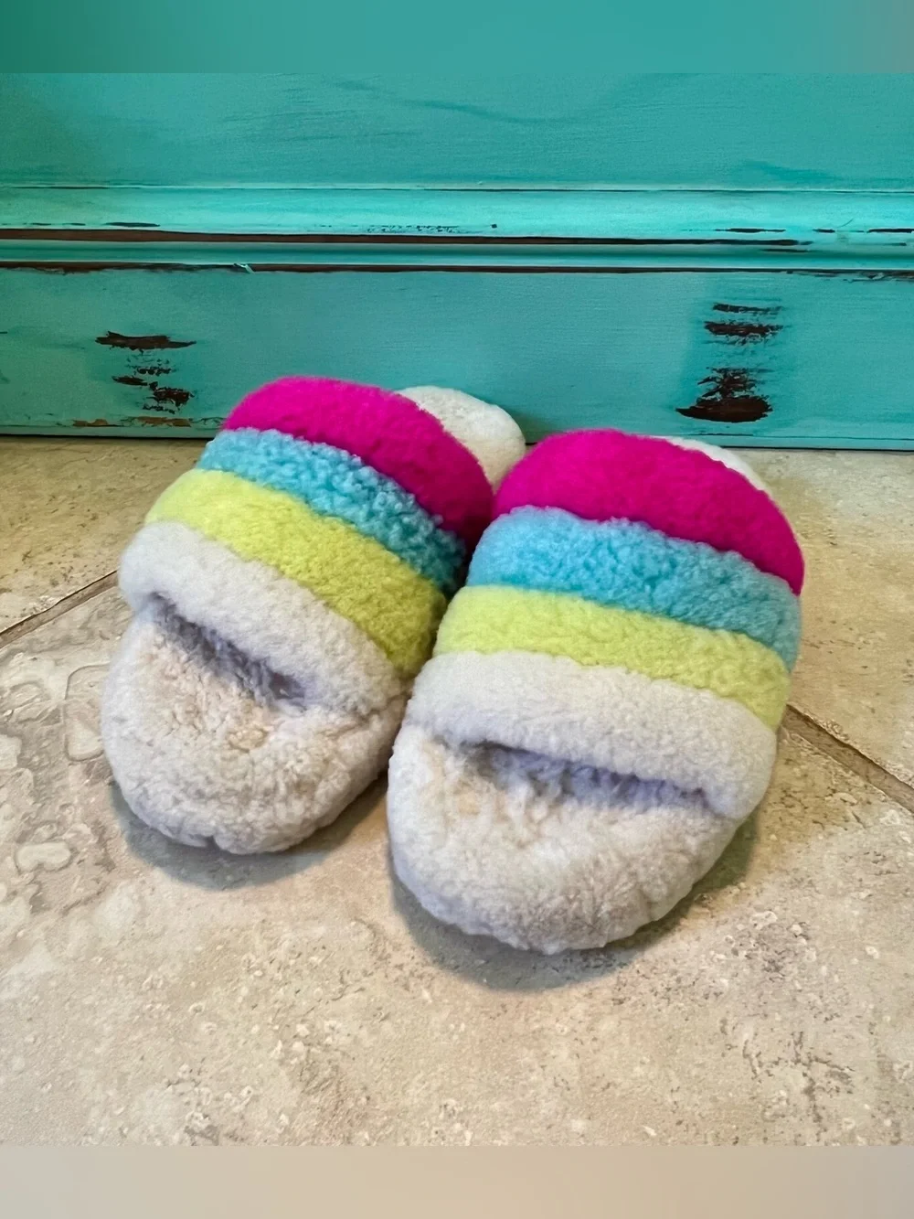 UGG Fluff Yeah Rainbow Slide Slipper Sandals Big Kid Size 1